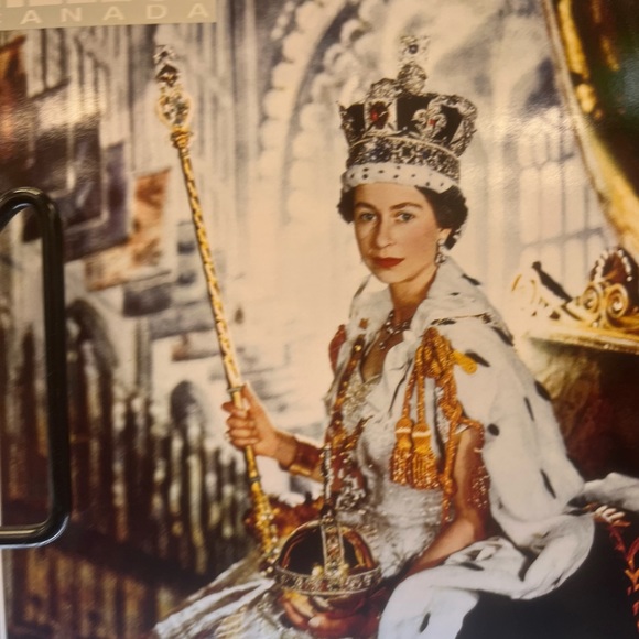 Meet your Posher, Andrea - Picture 3 of 15